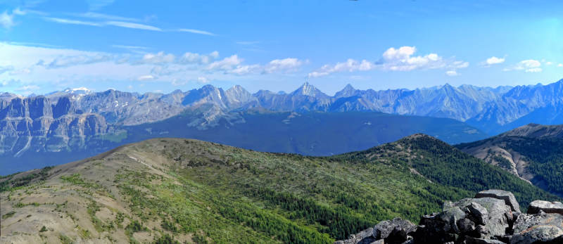 Castle Mountain 2766 m und Noetic Peaks 3038 m